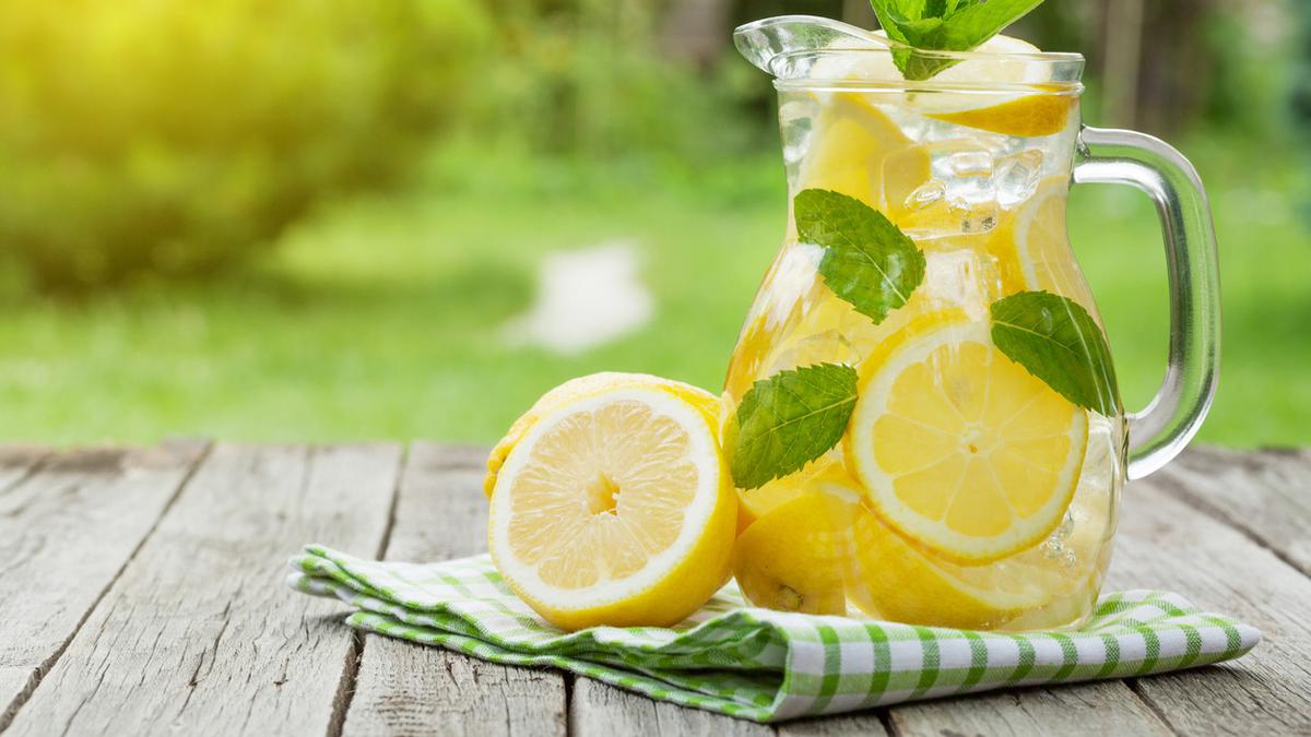 Air Lemon: Minuman Segar yang Menawarkan Manfaat Kesehatan