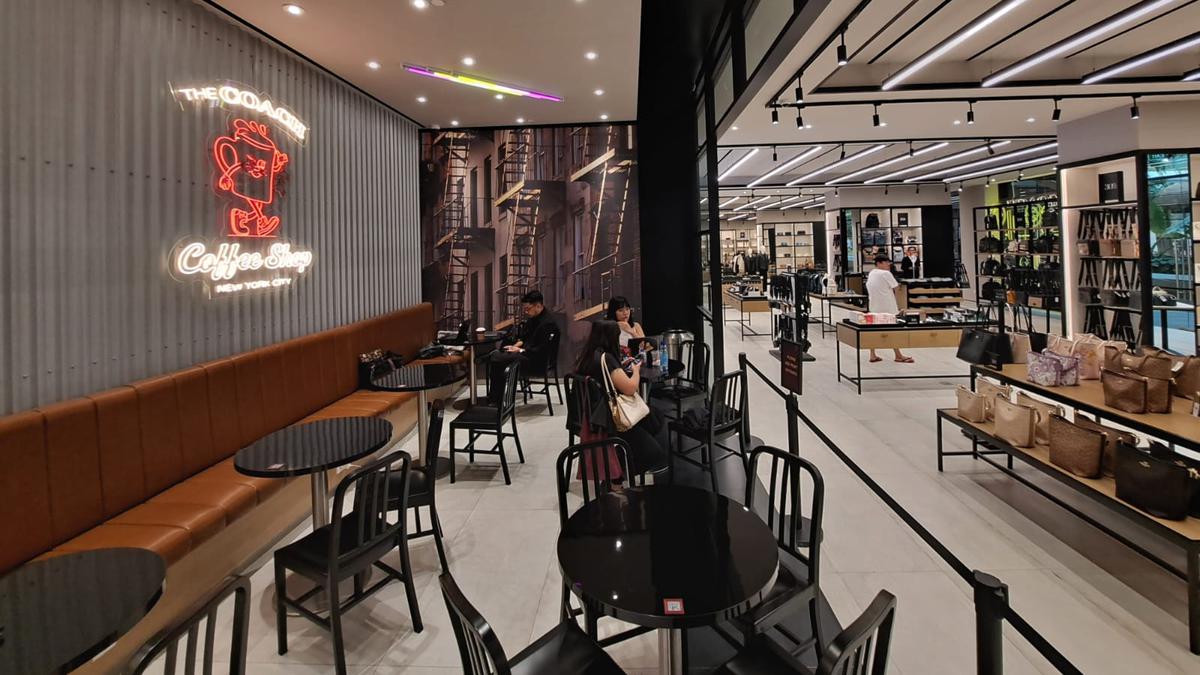 Coach Coffee Shop: Paduan Kopi Berkualitas dan Desain Elegan