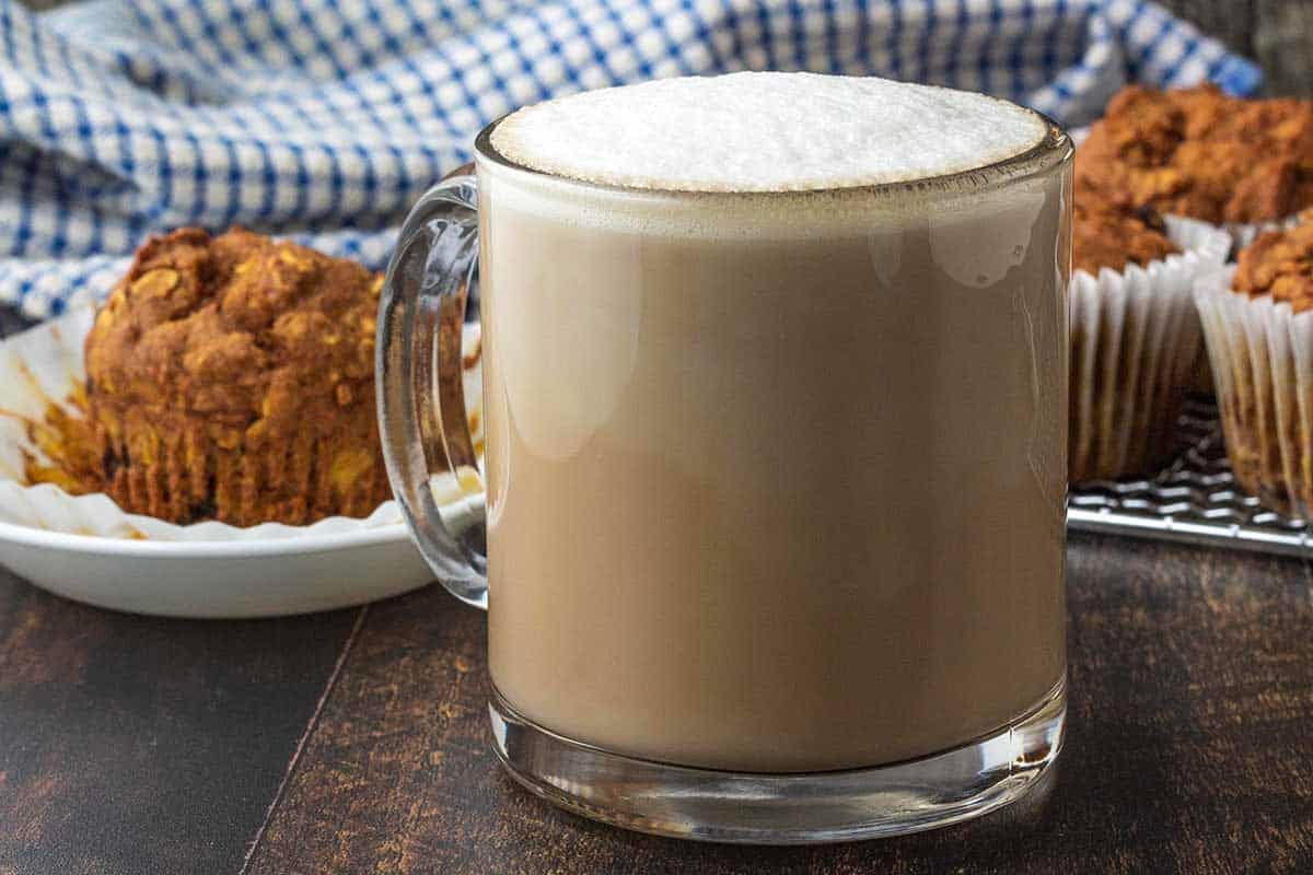 Oat Milk Coffee: Minuman Kopi Terbaru dengan Rasa yang Unik